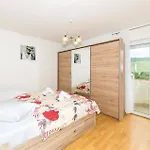 Tatil Evi In With Sauna