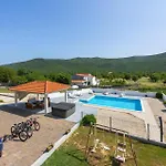 Tatil Evi In With Sauna
