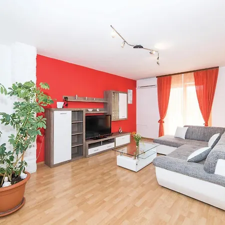 4 Bedroom Stunning In Holiday home *