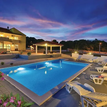 4 Bedroom Stunning In * Primorski Dolac