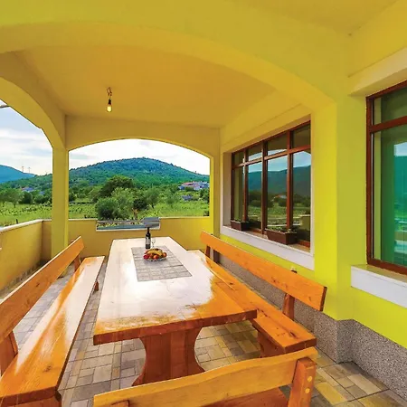 4 Bedroom Stunning In