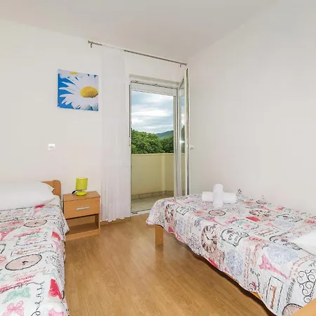 Holiday home 4 Bedroom Stunning In *