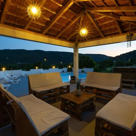 4 Bedroom Stunning In Primorski Dolac