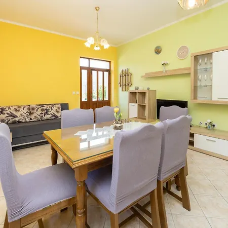 4 Bedroom Stunning In Сasa de vacaciones