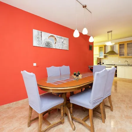 4 Bedroom Stunning In *