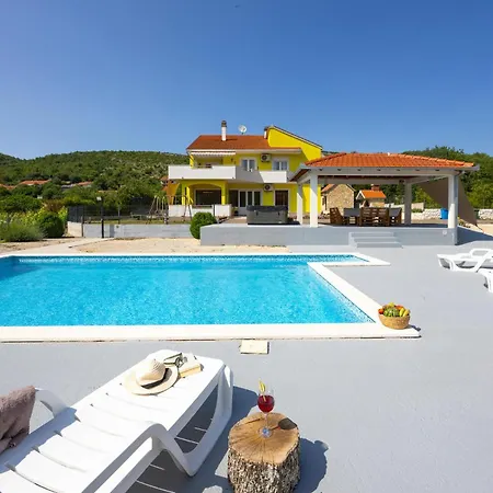 4 Bedroom Stunning In * Primorski Dolac