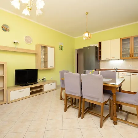 Сasa de vacaciones 4 Bedroom Stunning In *