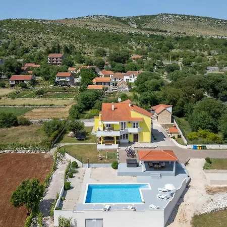 4 Bedroom Stunning In Сasa de vacaciones