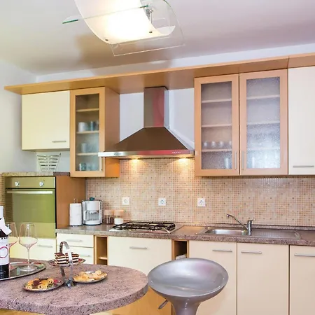 4 Bedroom Stunning In *